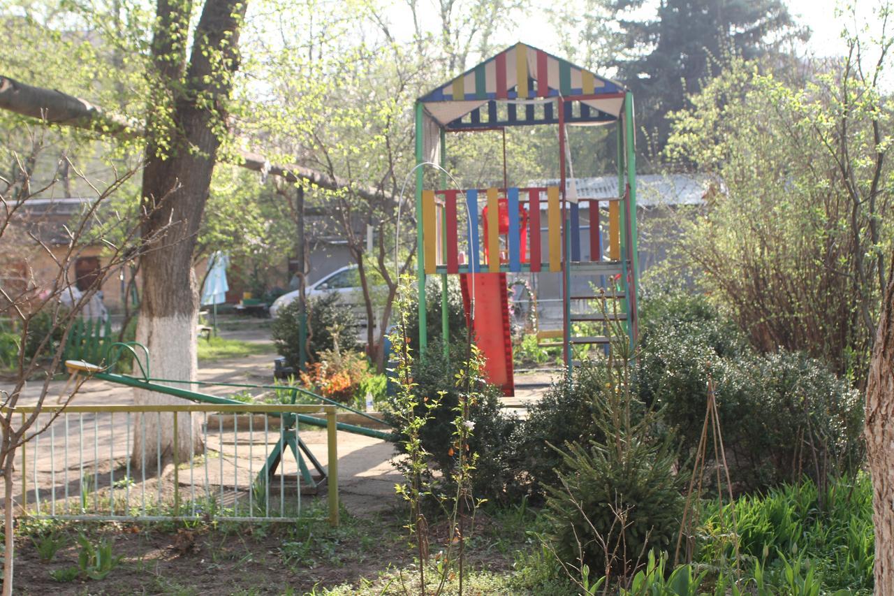 Old Tiraspol Hostel Exterior photo